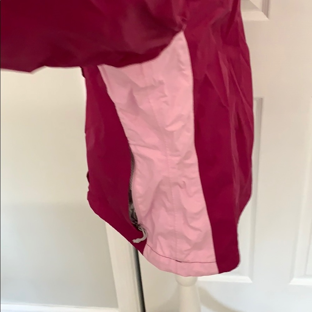 Women’s North Face Jacket - Picture 4 of 8